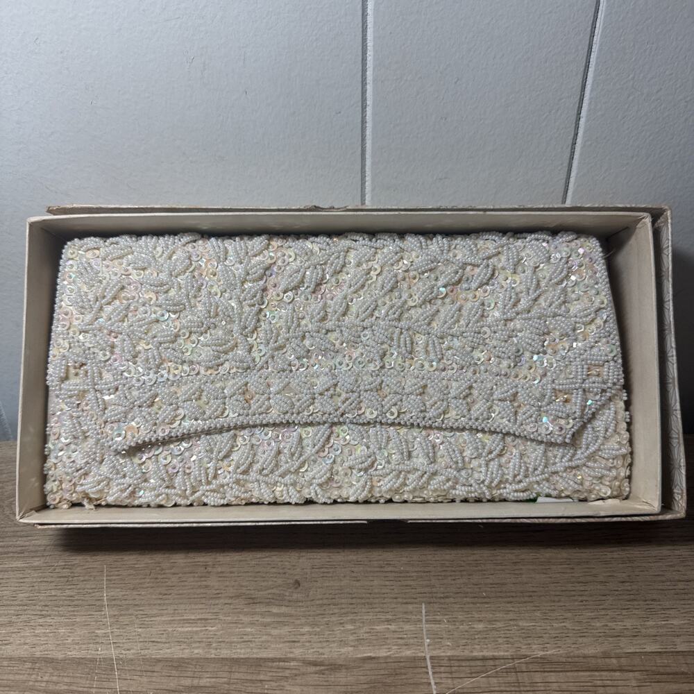 Le Regale Ivory Beaded Rectangle Clutch Snap Closure Silver Hardware, Lined I2